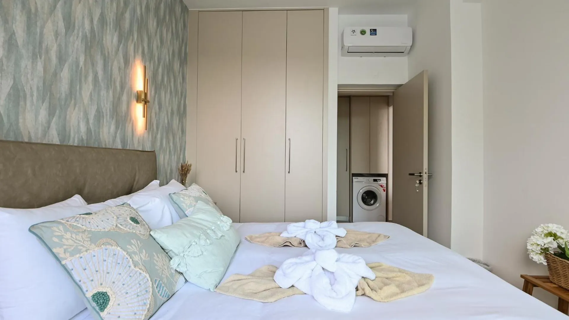 Crystal Coast Apartment Protaras 0*,