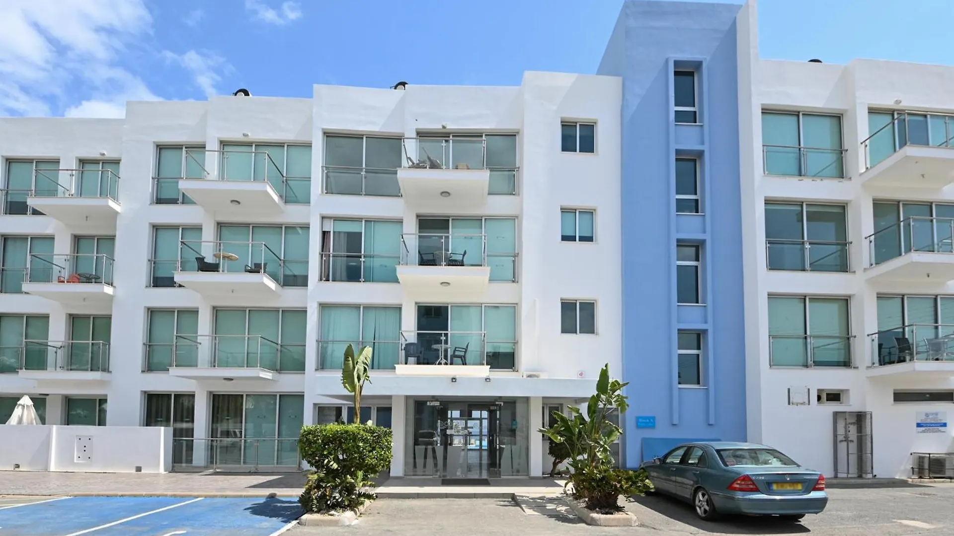 Crystal Coast Apartment Protaras 0*,